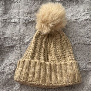 Ryu Cream and Tan Knit Beanie